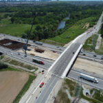 L’installation des poutres est en cours sur le pont de la rivière Credit et le pont de la rue Creditview est presque achevé.
